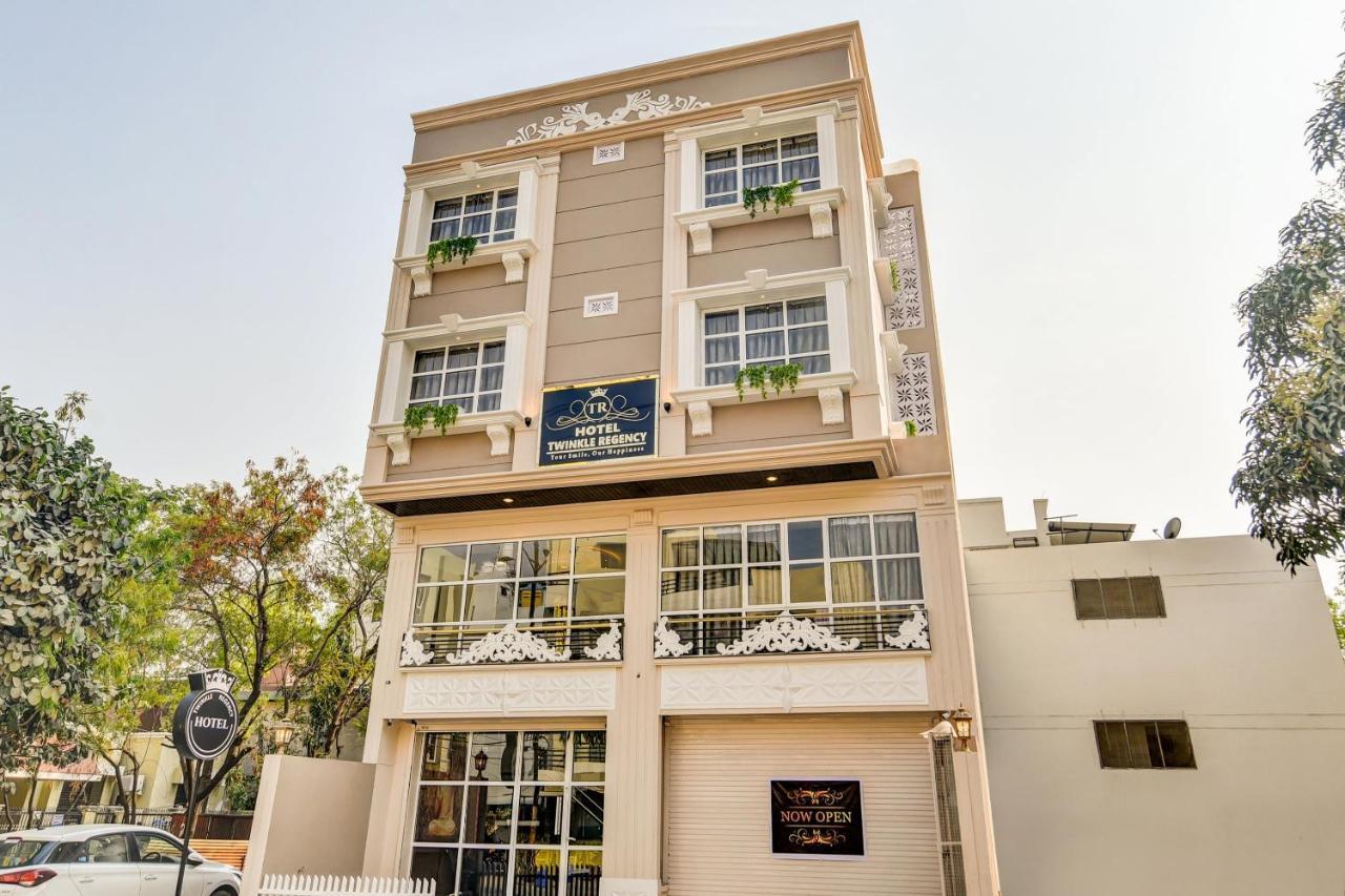 Capital O 77828 Hotel Twinkle Regency インドール エクステリア 写真